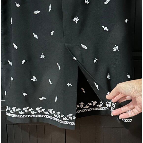 Coldwater Creek Midi Skirt 1X Black White Embroidered Floral Border Cottagecore - Picture 4 of 8